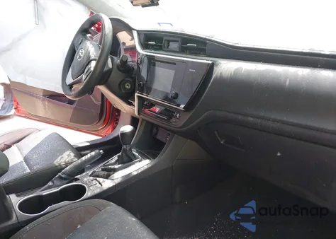 2017 Toyota Corolla Le z USA, uszkodzony, nr VIN 5YFBURHE9HP694884